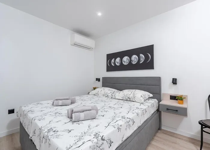 Будинок відпочинку Saladinka With Whirlpool