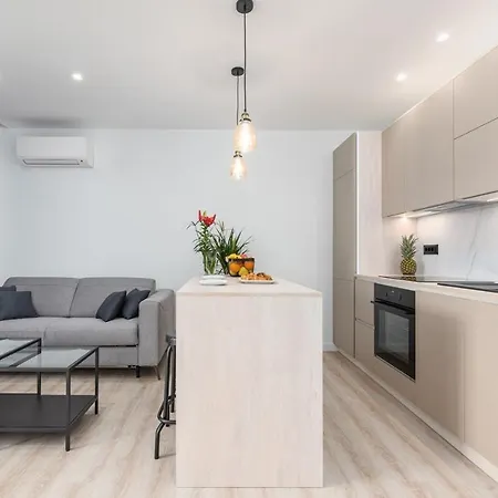 Будинок відпочинку Saladinka With Whirlpool