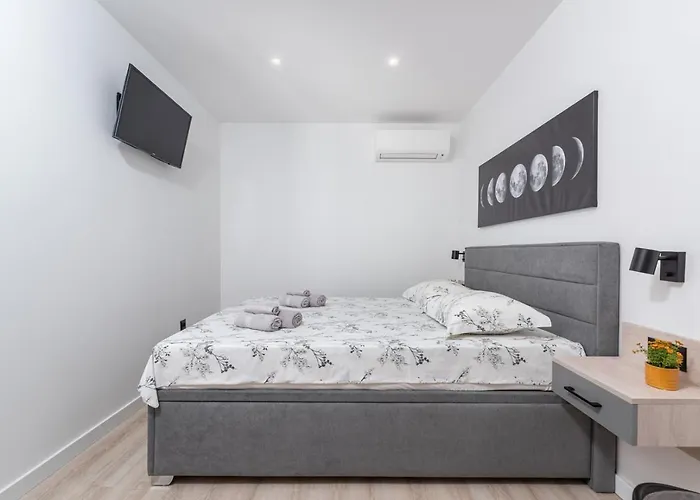 Saladinka With Whirlpool *