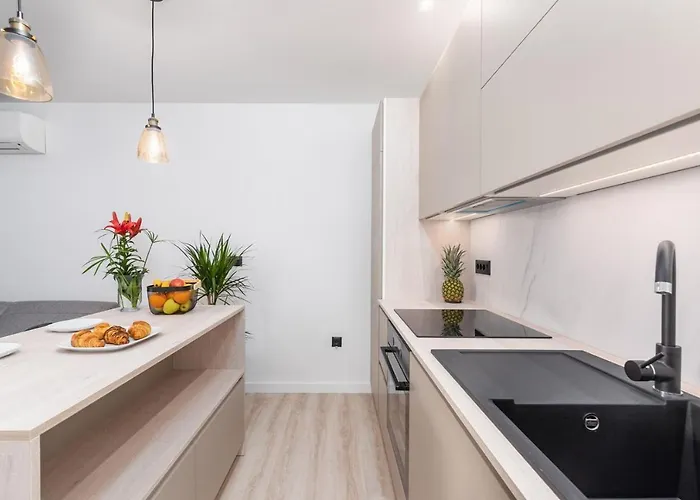 Saladinka With Whirlpool