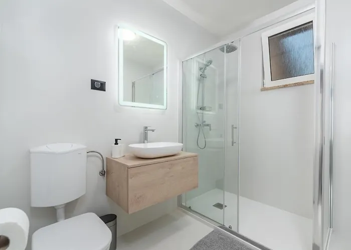 Saladinka With Whirlpool